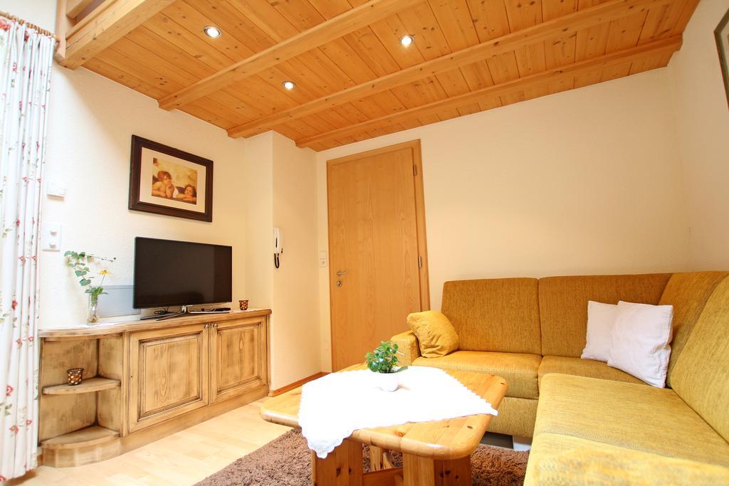 Apart Raetia Apartment Pfunds Bagian luar foto