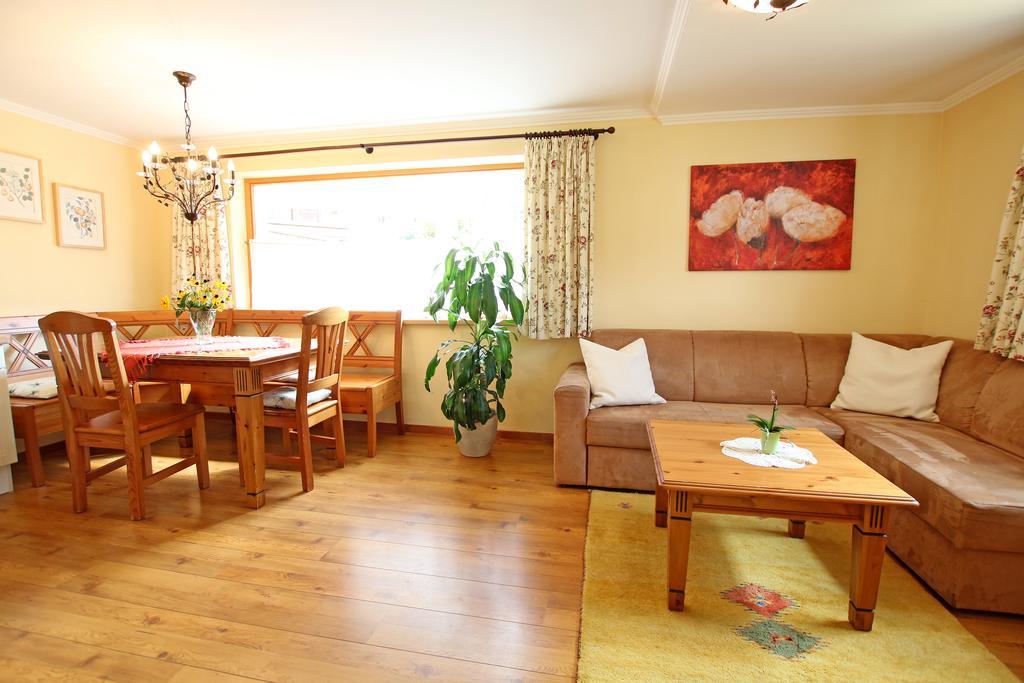 Apart Raetia Apartment Pfunds Bagian luar foto